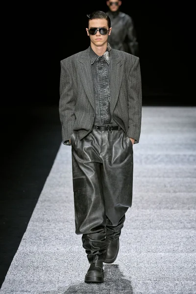 Look 64
